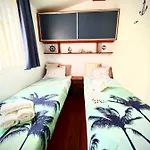 营地 Mobile Nebo Luxus 克罗诺维察