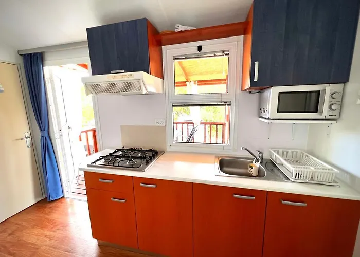 Kamp alanı Mobile Nebo Luxus Klenovica